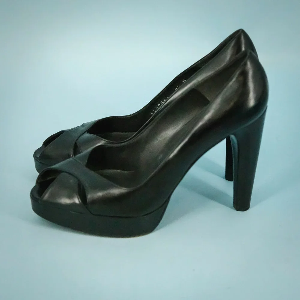 Stuart Weitzman Size 8.5 Black Leather Peep Toe Platform High Heel Pumps Shoes